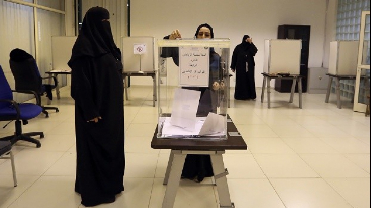 Arabia Saudită: 20 de femei au reușit să intre în politică după ce li s-a dat voie să candideze