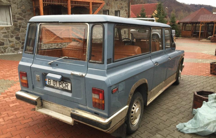O maşină de-a lui Ceauşescu, scoasă la vânzare. Clienţii, uluiţi când au văzut câţi km are la bord