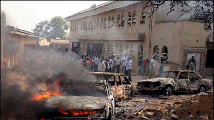 Atentat în Nigeria. Peste 20 de morţi şi 90 de persoane rănite