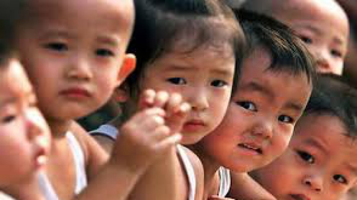 E OFICIAL: China a renunțat la politica copilului unic