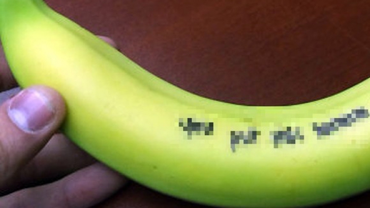 Mesajul scris de iubită pe o banană după o noapte de amor