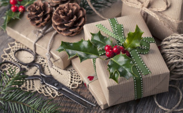 Alege cutia, iar noi îți spunem ce cadouri vei oferi celor dragi de Crăciun!