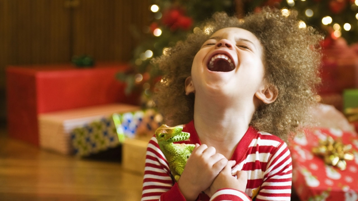 Cadouri de Crăciun pentru copii – eMAG se bate în oferte cu Noriel, Nichiduță și BestKids