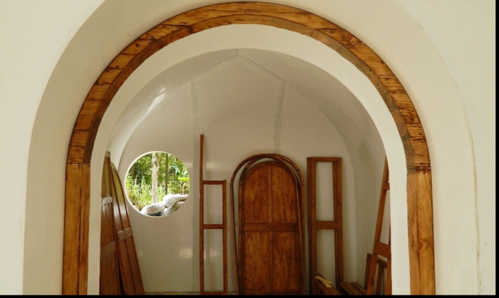 Casa hobbit care se montează în trei zile