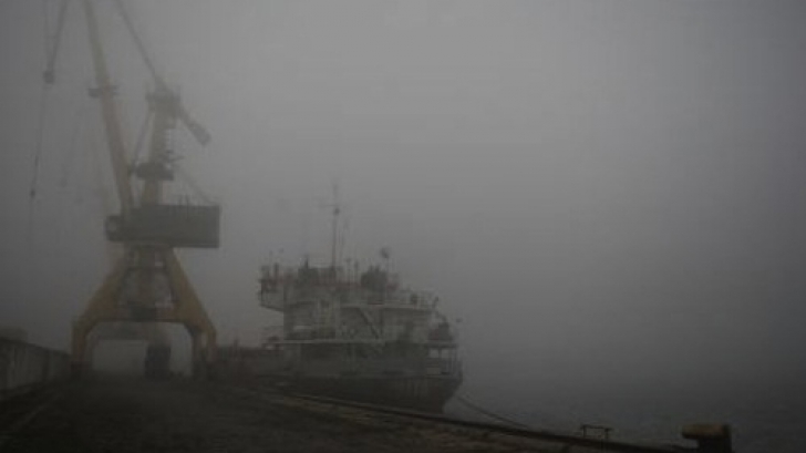Constanţa: Porturile rămân închise din cauza ceţii dense