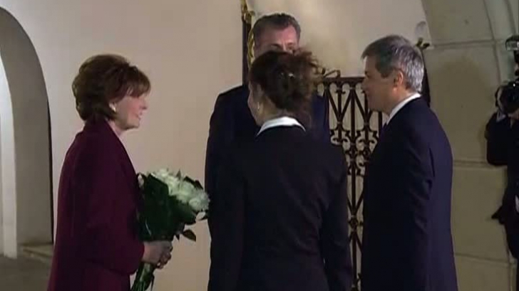 Dacian Cioloş şi soţia sa iau cina la Palatul Elisabeta. Ce vor servi la masă?