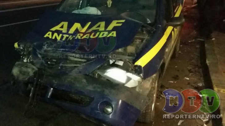 O mașină ANAF, implicată în accident. Inspectorul Antifraudă a adormit la volan