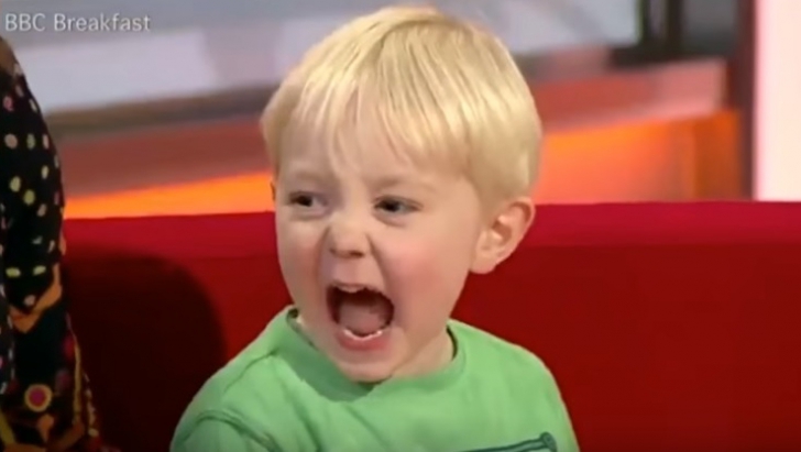 Un copil dă peste cap o emisiune la BBC. Reacția moderatorilor e uluitoare - VIDEO