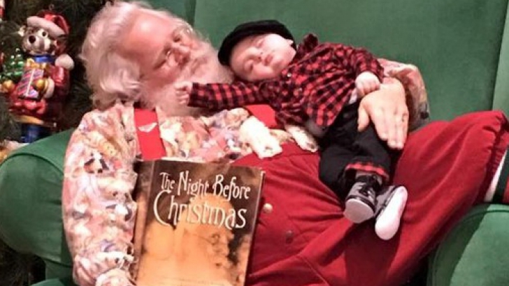 Cea mai drăguță fotografie cu un puști și Moș Crăciun a devenit virală