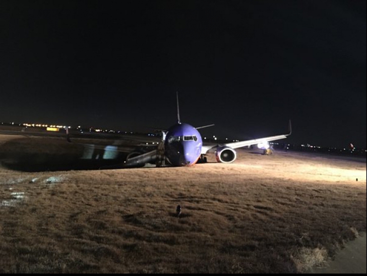 Avion de pasageri, aterizare forțată într-un șanț. Mai multe victime