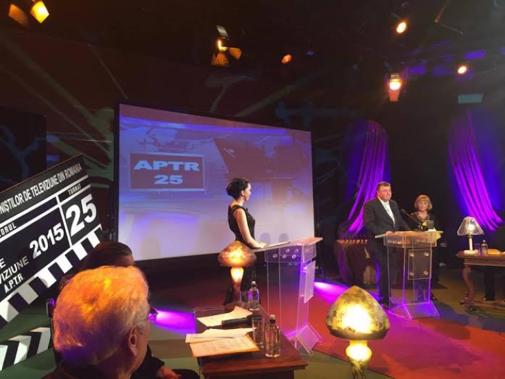 Marilena Rotaru, premiu de la APTR pentru un serial de excepție. Juergen Schunn l-a înmânat trofeul