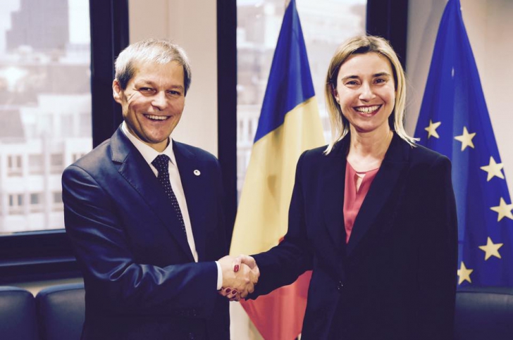 Dacian Cioloş, pentru prima dată la Consiliul European. Cum l-au primit liderii UE