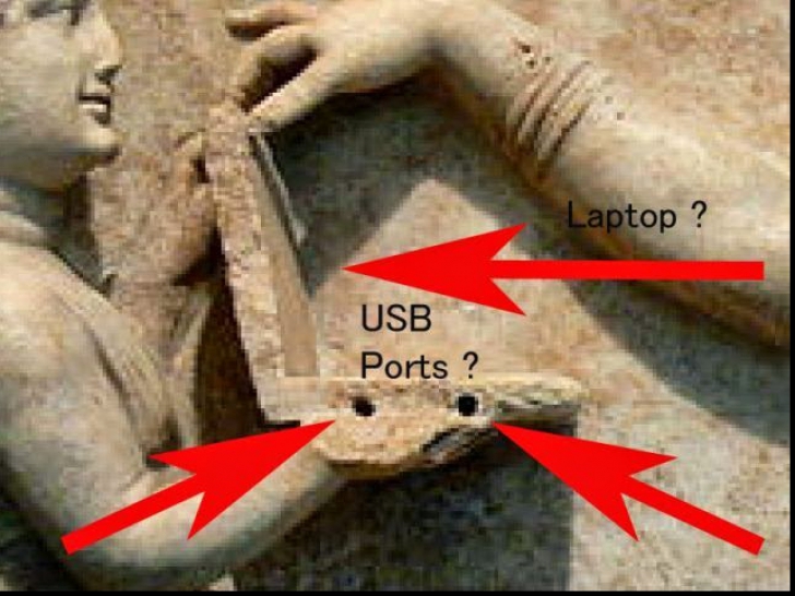 Laptopul dinainte de Hristos. Imaginile cu un basorelief din Grecia antică fac senzaţie pe internet