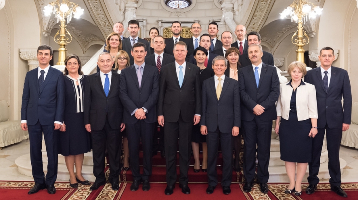 Averile miniştrilor Guvernului Cioloş. Cine e cel mai bogat membru al Executivului