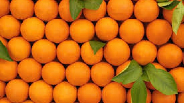 Cea mai uşoară şi rapidă metodă de a curăţa portocale şi mandarine