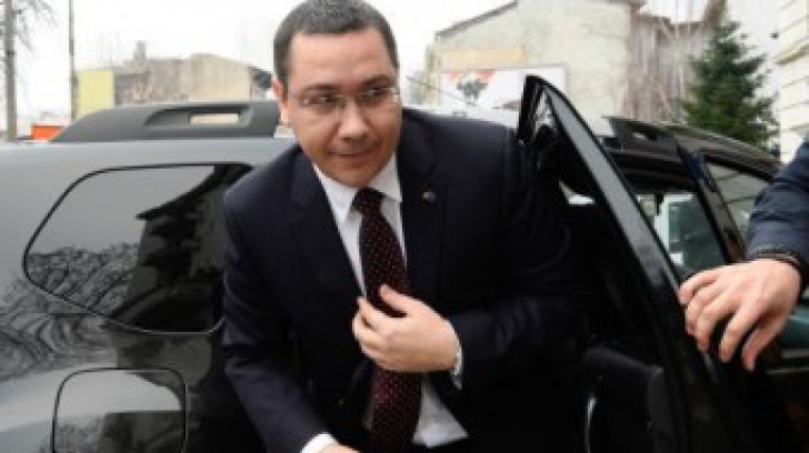 Victor Ponta şi-a vândut o maşină de lux. Cumpărătorul este un fost ministru al transporturilor 