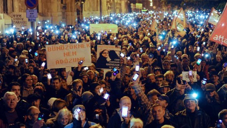 Mii de persoane au protestat în Ungaria, denunţând stilul autoritarist impus în sistemul educaţional