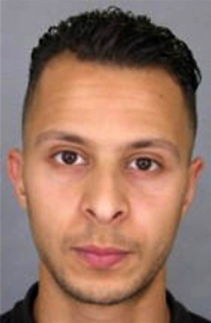 Salah Abdeslam, organizator al atentatelor din Paris, a trecut prin Ungaria. Ce traseu a avut