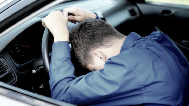 Un şofer de 34 de ani a adormit la volan. Ce s-a întâmplat apoi este dramatic