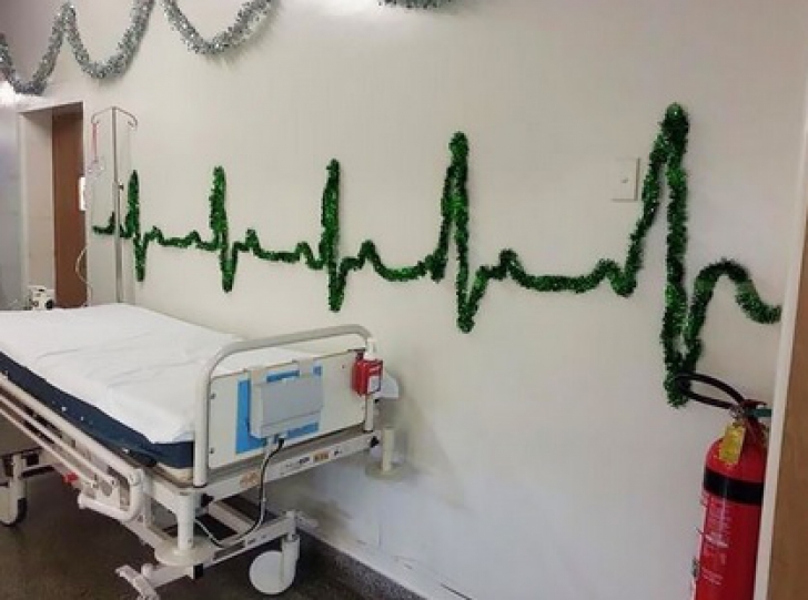Dovada că doctorii sunt cei mai creativi oameni din lume! Cum arată Crăciunul la spital