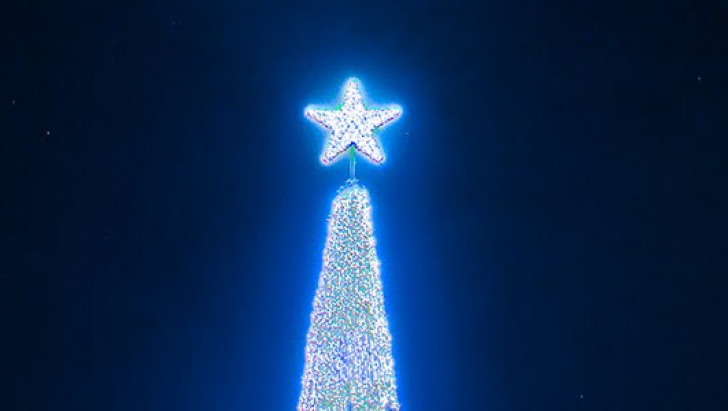 Cum arată cel mai luminat pom de Crăciun: are peste 518.000 de beculeţe