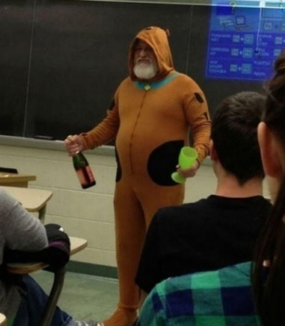 Cei mai grozavi profesori din lume. Imaginile care surprind o latură IREALĂ!