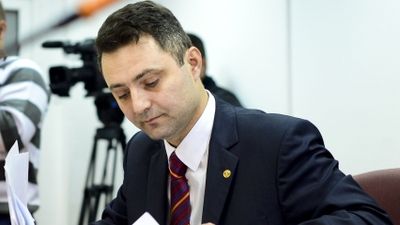Credeţi că Tiberiu Niţu, procurorul general al României, va demisiona sau va fi revocat din funcţie?
