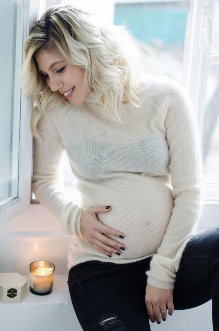 Cum arată Sore, însărcinată în 7 luni. Dezvăluie numele pe care îl va purta fetiţa sa - e neobişnuit