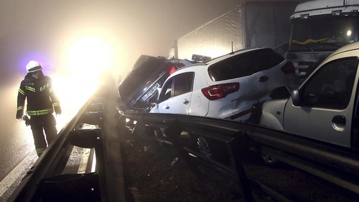 Accident teribil în Slovenia: 70 de maşini s-au ciocnit. MAE: Un român a murit, altul este rănit
