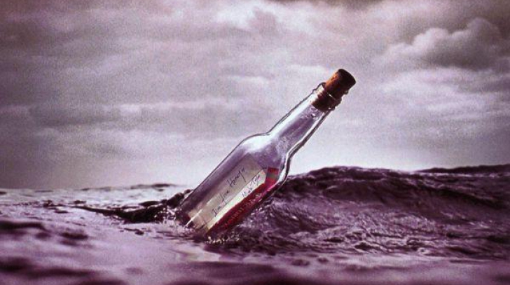 A găsit în apele mării o sticlă de bere veche de 120 de ani. Ce era înăuntru i-a ŞOCAT pe toţi