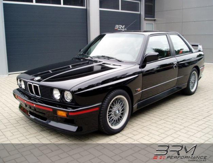 Un neamţ vinde un BMW M3 din '92 cu 300.000 €. Ce are maşina atât de special. Numărul de km e ŞOCANT