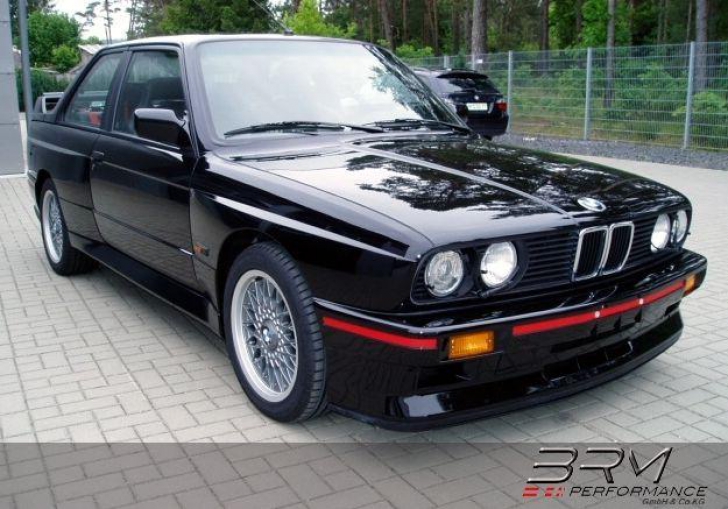 Un neamţ vinde un BMW M3 din '92 cu 300.000 €. Ce are maşina atât de special. Numărul de km e ŞOCANT