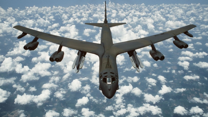 Un bombardier american B-52 a survolat Coreea de Sud, după testul nuclear al Nordului