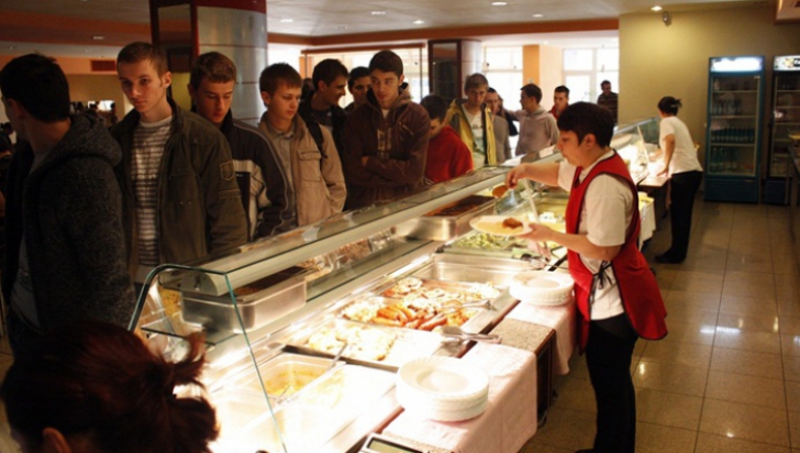 Cantinele şcolare, asimilate unităţilor de alimentaţie publică, închise dacă nu au autorizare ISU