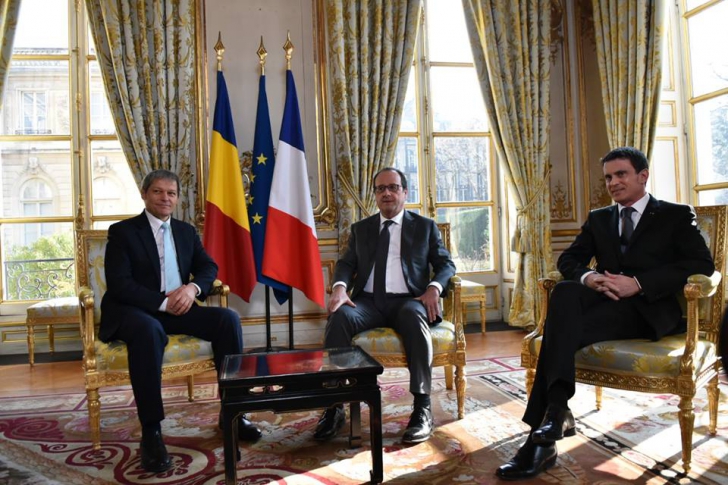 GALERIE FOTO. Dacian Cioloş, primit de preşedintele Franţei, Francois Hollande 