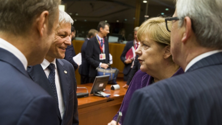 Cioloş se întâlneşte azi cu Angela Merkel. Cancerul Germaniei vrea să ţină sub control refugiaţii