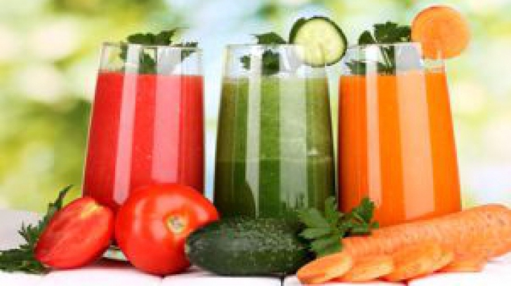 Dieta cu lichide: ce se întâmplă cu corpul tău când vrei să slăbeşti sau să îl detoxifici astfel