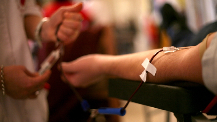 Lipsă de sânge în spitale! Apel al Centrului de Transfuzii Bucureşti: Donaţi sânge pentru bolnavi!