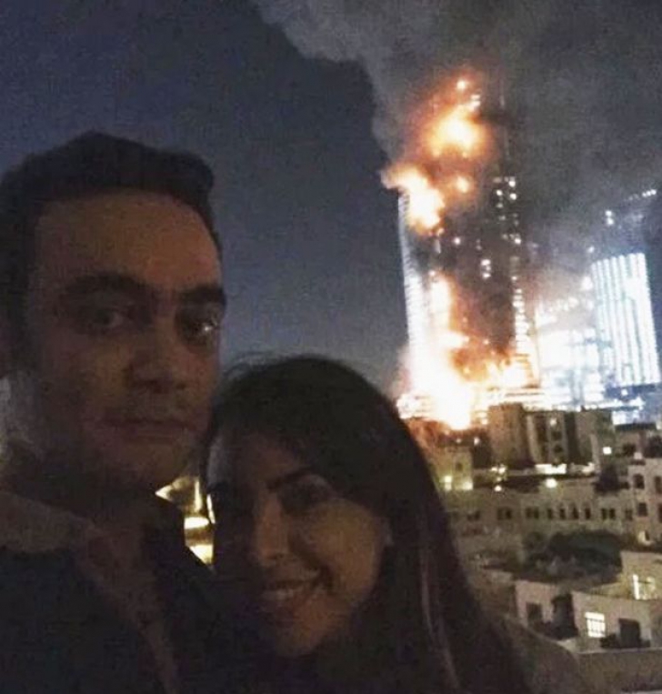 Și-au făcut un selfie cu incendiul din Dubai și l-au pus pe Internet. E incredibil ce au scris 