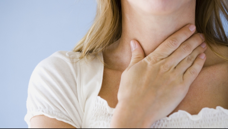Cele mai bune tratamente naturale pentru durerile în gât