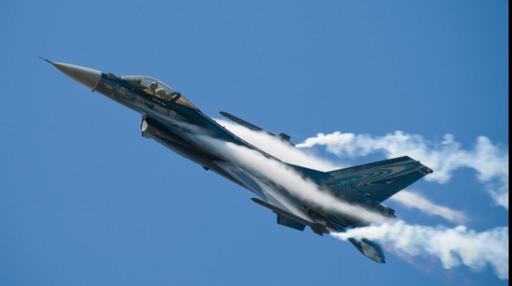 Avion de luptă F-16, prăbușit în Egipt. Toți membrii echipajului au murit