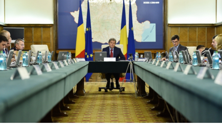 Cioloș a anunțat ce priorități are Guvernul pentru organizarea alegerilor din toamnă