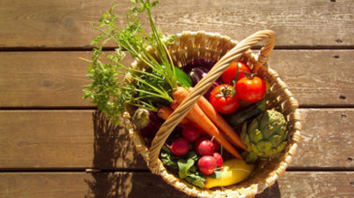 8 alimente pe care le poţi recolta din nou şi din nou, în propria casa