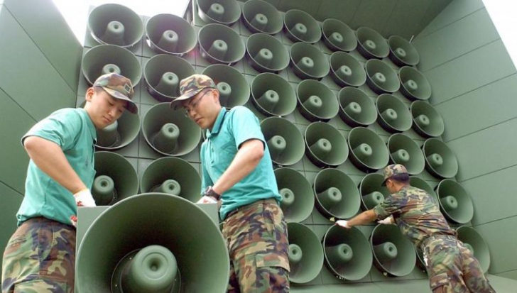 Coreea de Nord răspunde propagandei demarate de Sud prin repornirea megafoanelor 