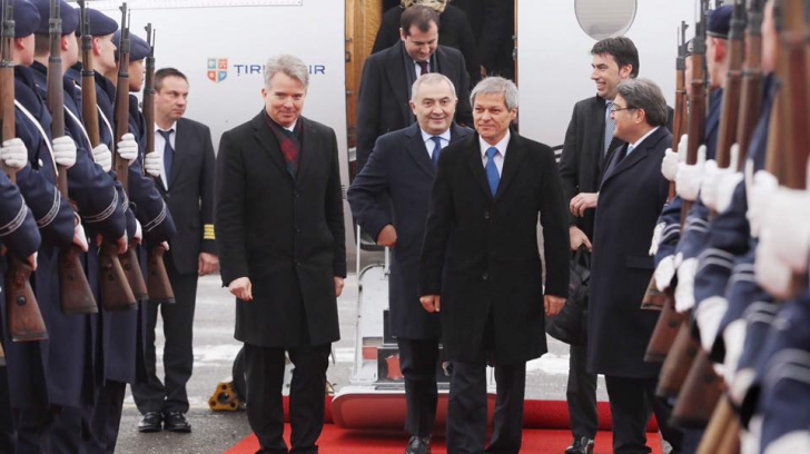 GALERIE FOTO. Dacian Cioloş, după discuţiile cu Angela Merkel: Întâlnire foarte bună!