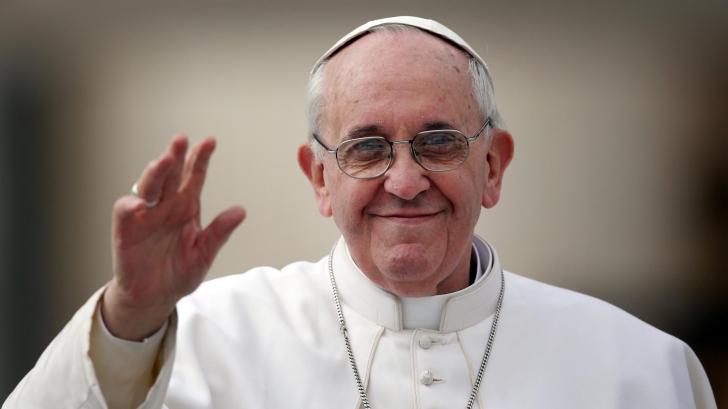 Gest incredibil făcut de Papa Francis pentru o româncă. Femeia născuse pe stradă