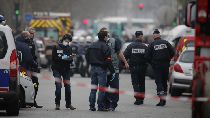 Alerte cu bombă la Paris: Sunt vizate cel puţin cinci licee