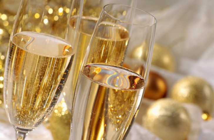 De ce se bea șampanie de Revelion? Întrebarea la care nu a știut nimeni să răspundă