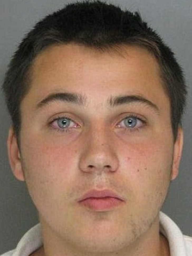 Secretul groaznic pe care l-a purtat cu el timp de 6 ani băiatul din imagine. Lumea e îngrozită