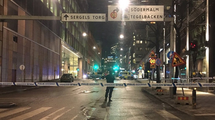 Explozie în faţa unui centru comercial din Stockholm
